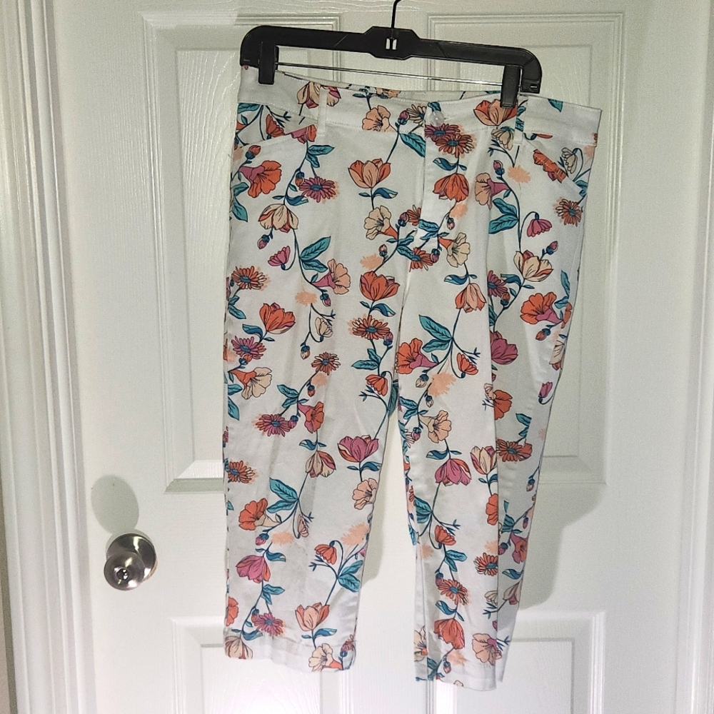 St. John Bay Womens Floral  Print Capri Pants Size 14